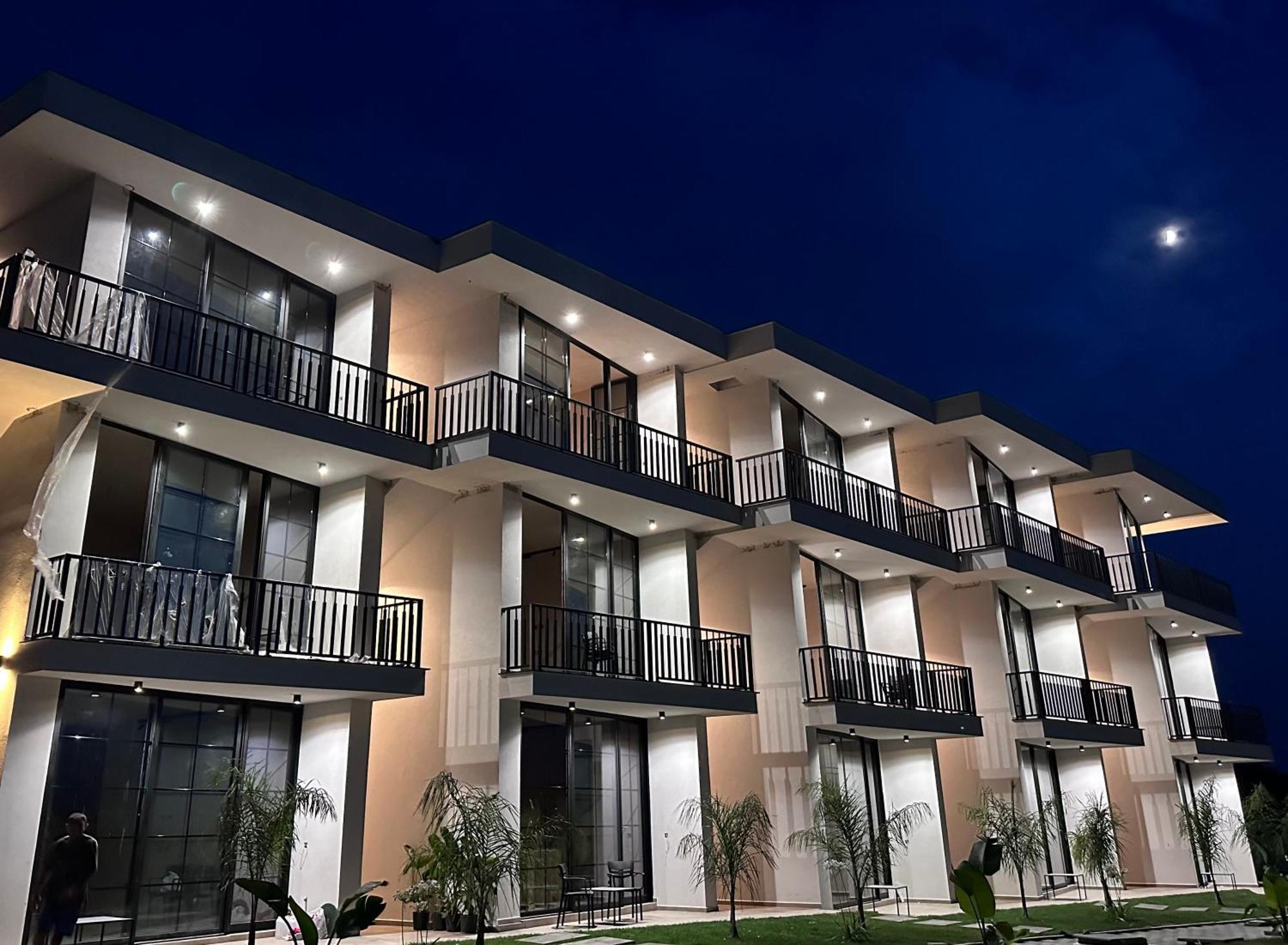 Posh Villas Rrogozhine エクステリア 写真