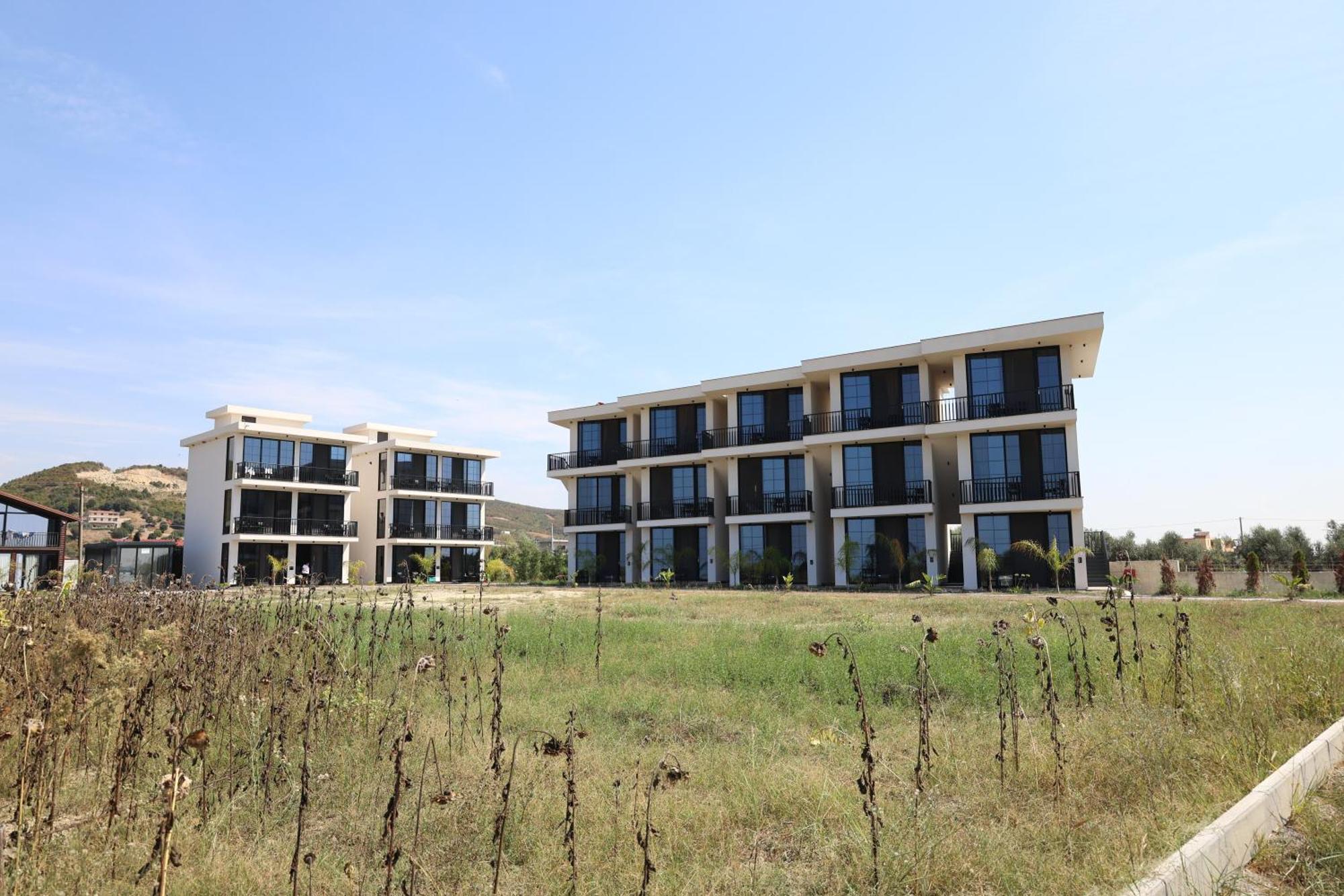 Posh Villas Rrogozhine エクステリア 写真