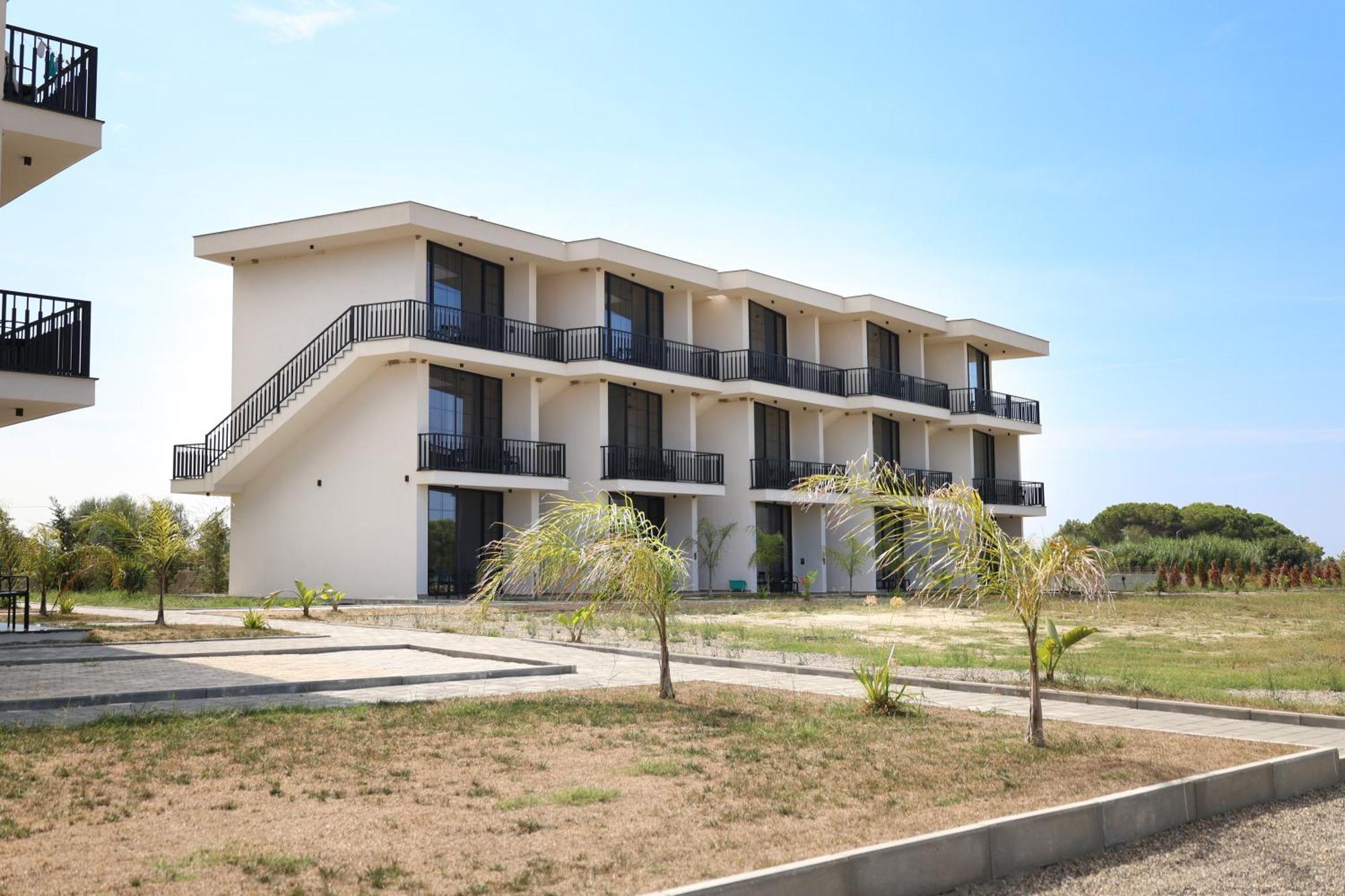 Posh Villas Rrogozhine エクステリア 写真