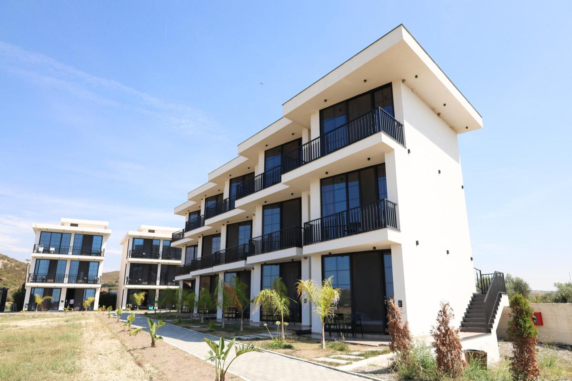 Posh Villas Rrogozhine エクステリア 写真