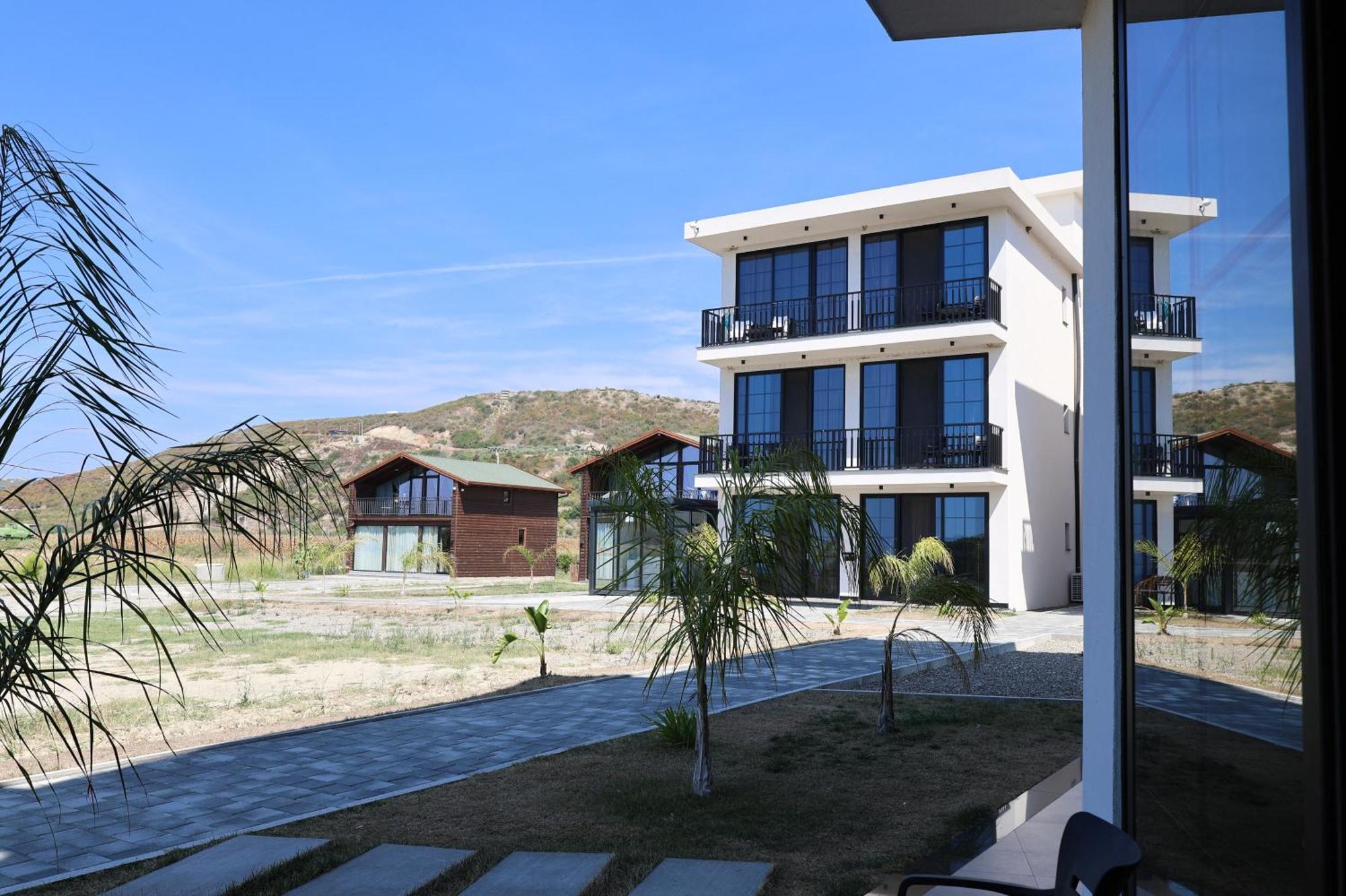 Posh Villas Rrogozhine エクステリア 写真