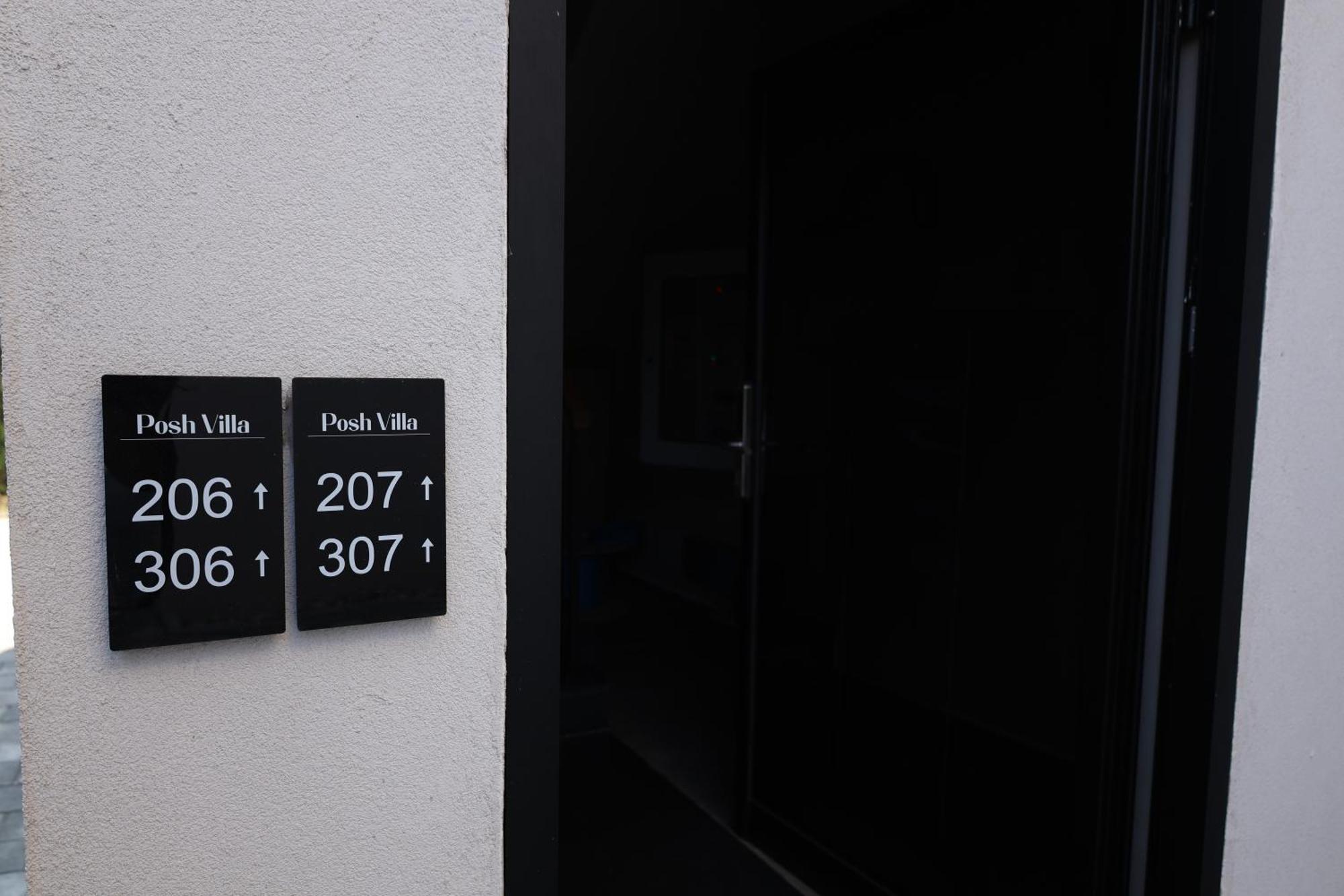 Posh Villas Rrogozhine エクステリア 写真